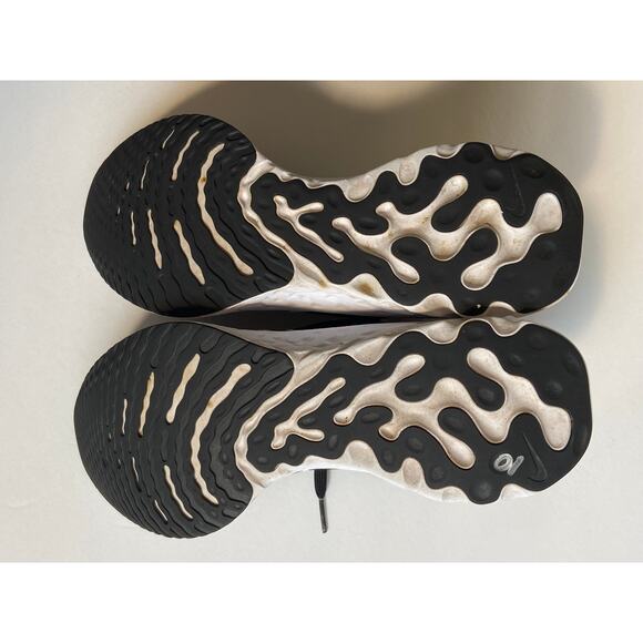 Nike Men's React‎ Infinity Run Flyknit Sneakers 9 - Picture 7 of 11